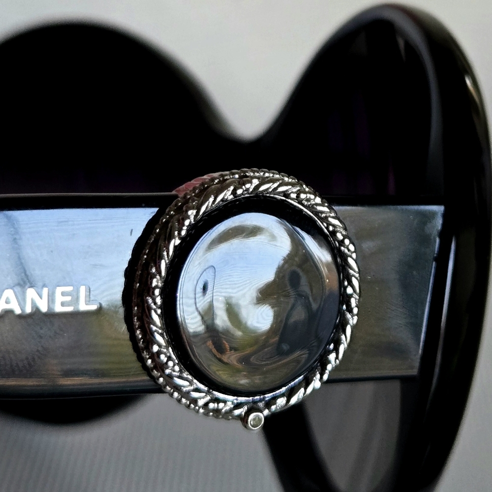 Chanel Vintage Collection Bouton Sunglasses 5193 B - Picture 12 of 16